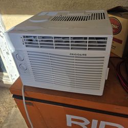 A/C window 5000 btus 120v
