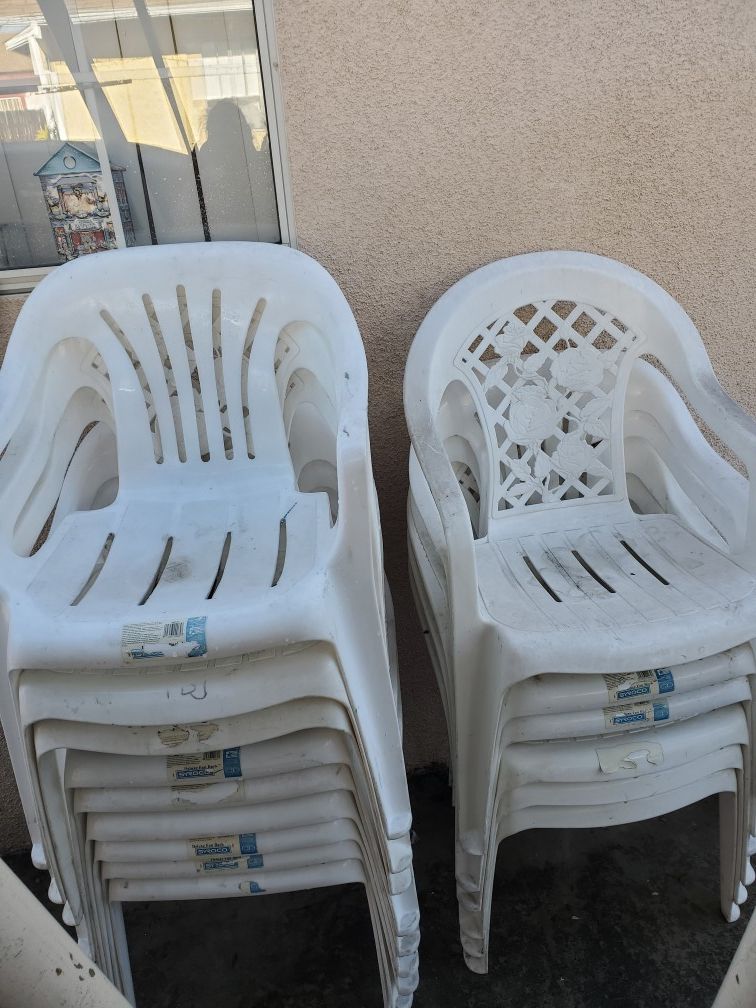 Plastic Patio White Chairs (15 chairs)