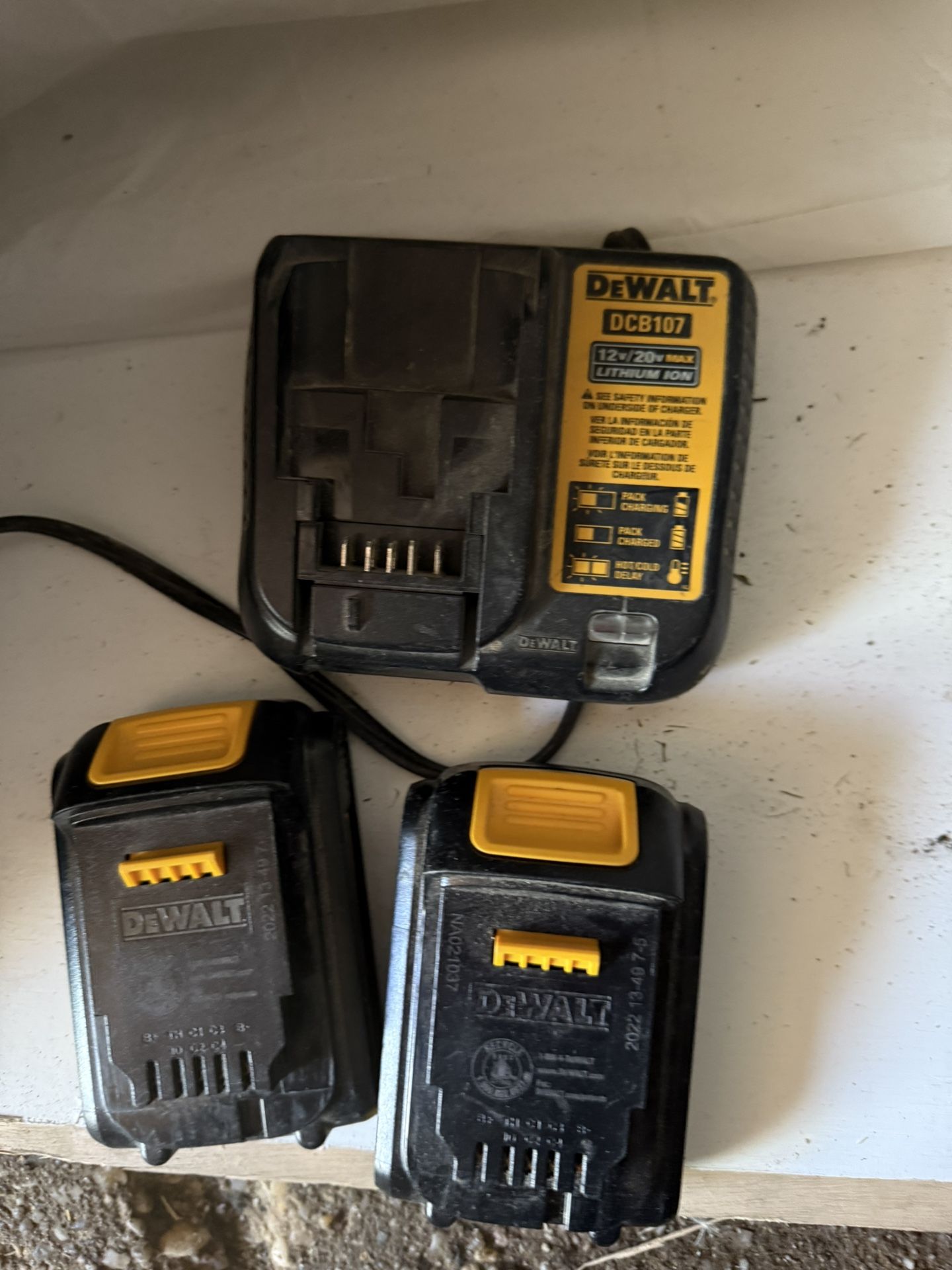 Dewalt Charger And Battery’s