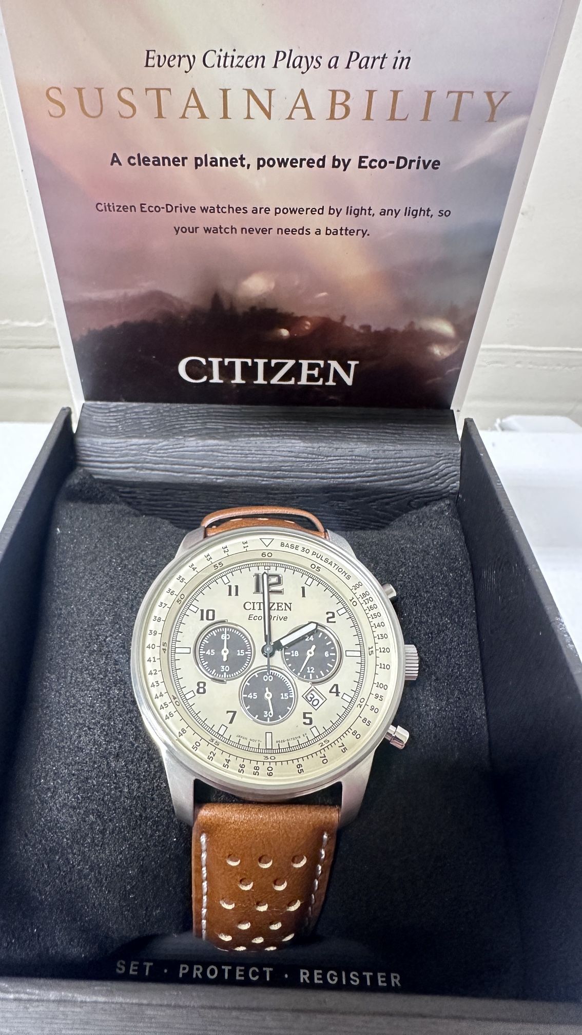 New Citizen Eco-Drive Chronograph Leather Strap Men's Watch CA4500-16X MSRP $425