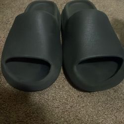 Yeezy Adidas’s Slides