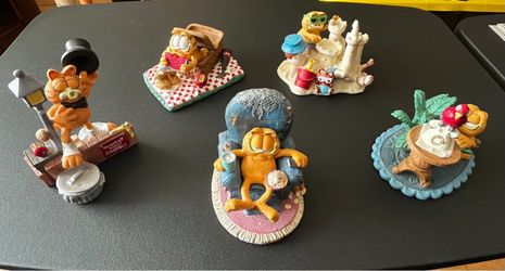 The Danbury Mint Garfield Figurine Collection Set of 5