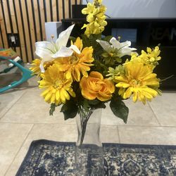 7 Inch Glass Vase With Yellow Flowers 