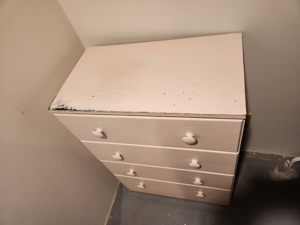 Dresser / Armoire