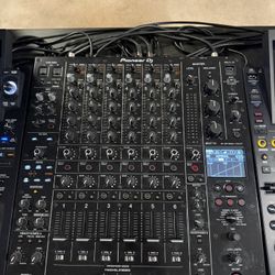 Pioneer DJM-V10 Mixer