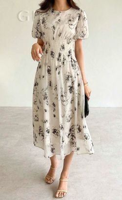 NEW Women’s Elegant Floral Cream & Black Midi Dress Puff Sleeve Size L (Size 6 US)