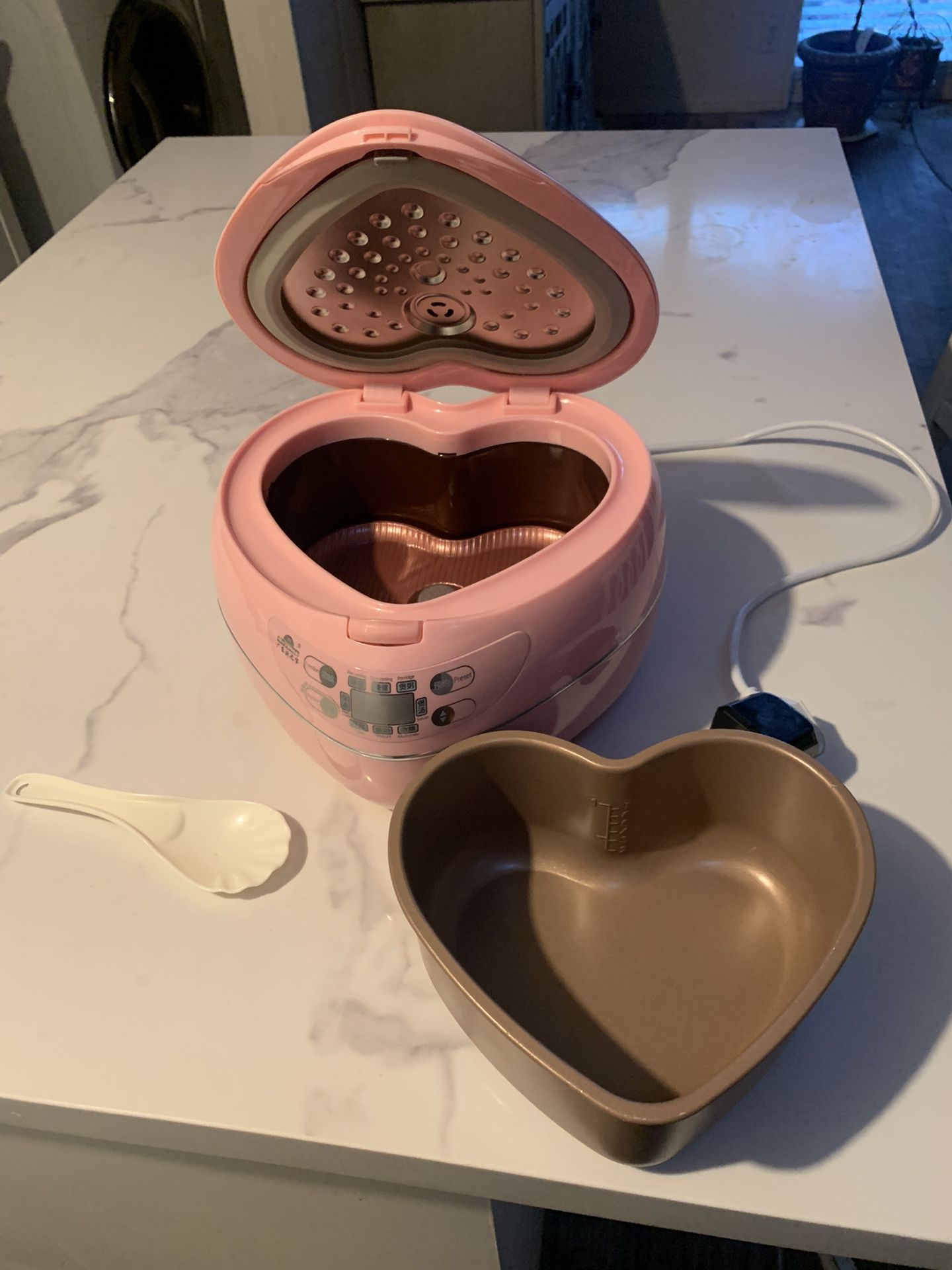 Heart Shaped Rice Cooker for Sale in Fresno, CA - OfferUp