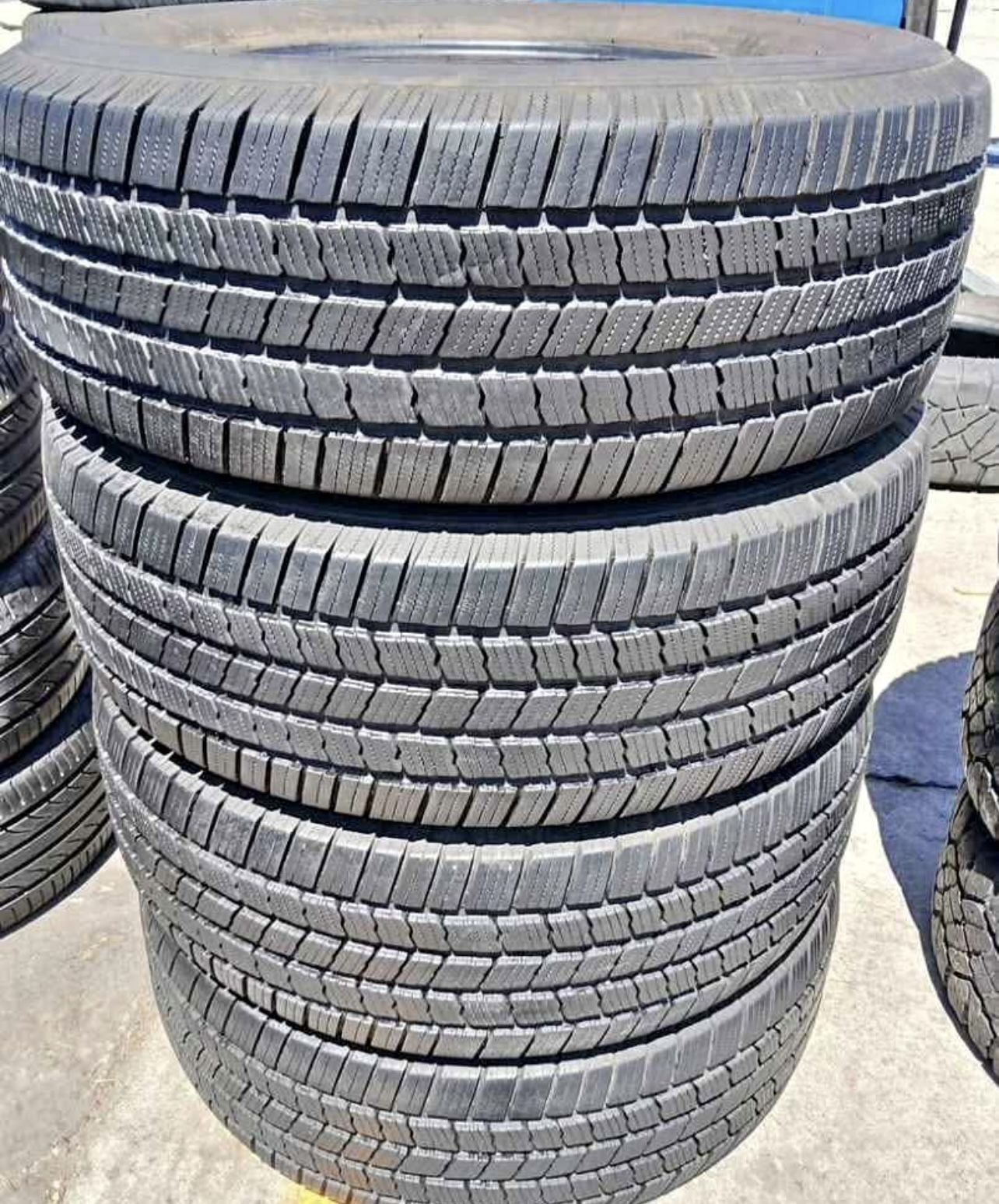 245/75/16 Michelin vendo un set de llantas usadas excelente condiciones de vida las 4 ✅🤩I am selling a set of used tires, all 4 in excellent living c