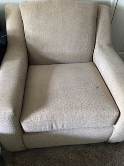 Cozy Armchairs! Free Coffee Table!