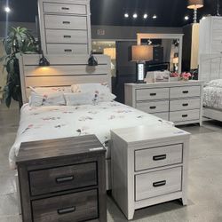 Queen 4 Pcs Bedroom Set Ivory Color King Size Also Available 