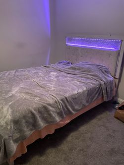 Queen size bedroom set with lights