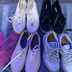 Sizes 9-10 women’s shoes