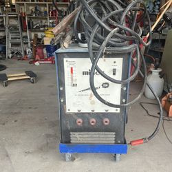 Miller Thunderbolt Welder  220 V