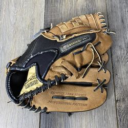 Louisville Slugger Youth Baseball Glove GEN1000BM 10 Inches Genesis 1884 Series