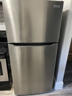 Top freezer Refrigerator Frigidaire 
