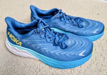 HOKA Arahi SZ9