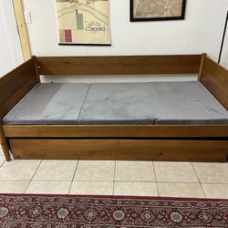 Trundle Day Bed + x2 Twin Tri-Fold Mattresses