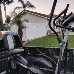 Pro-FORM Hybrid Trainer Elliptical & Recumbent Bike ***LIKE NEW*** FREE LOCAL  DELIVERY