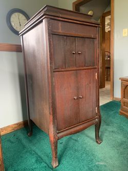 Columbia Grafonola record player