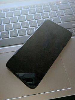 IPHONE SE 3rd gen  2022  unlocked all carriers + eSIM  capability