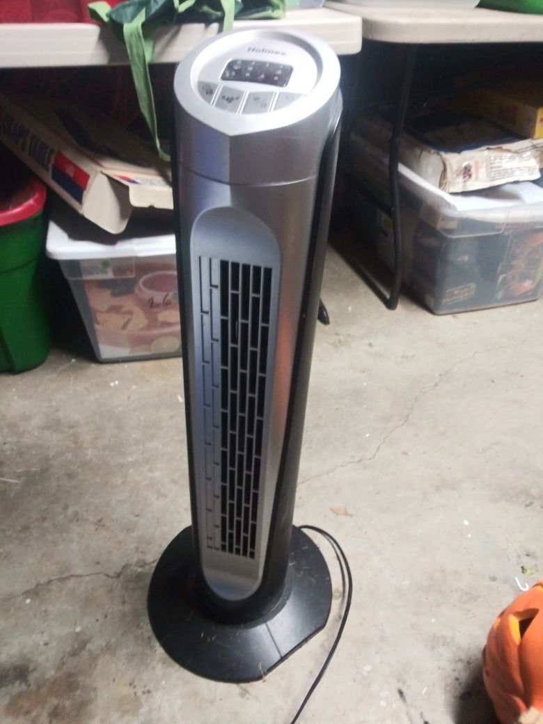 HOLMES tower fan 36" tall