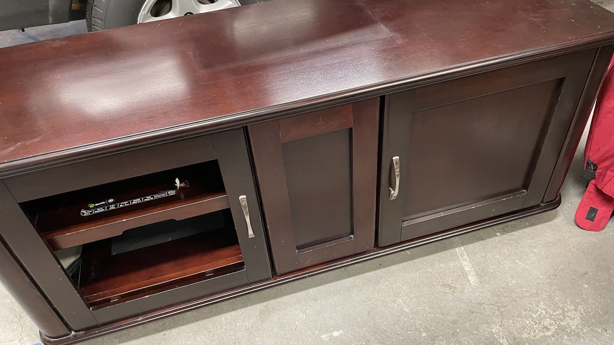 FREE.     Media Center L 571/2 20 W 241/2 H