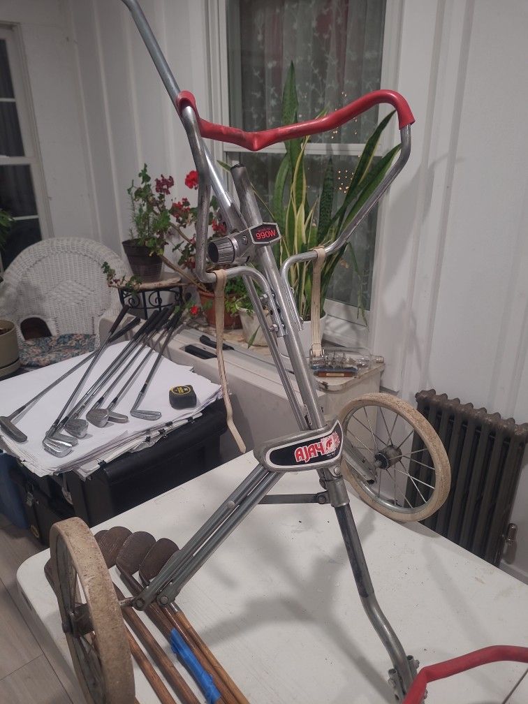 Vintage Golf Club Cart