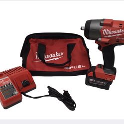 Milwaukee Impact Wrench Kit EPJ031092
