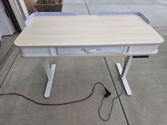 Marsail Standing Desk