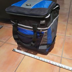 Ice Chest On Wheels 