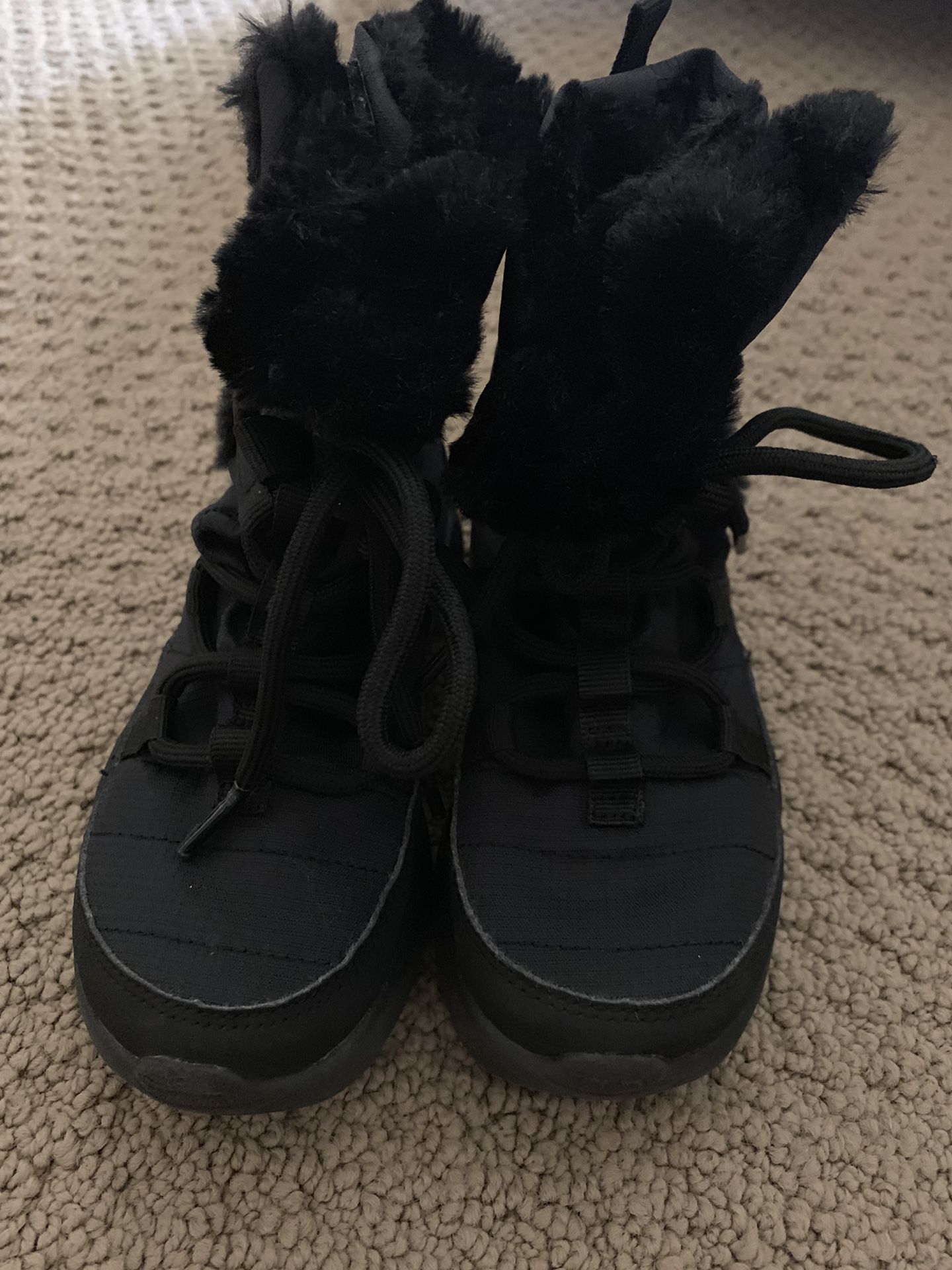 Nike toddler snow boots sz 10