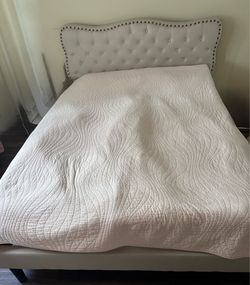 Lofgren Tufted Upholstered Platform Bed with Adjustable Headboard By Three Posts™ Size: Queen
