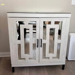 Bar cabinet