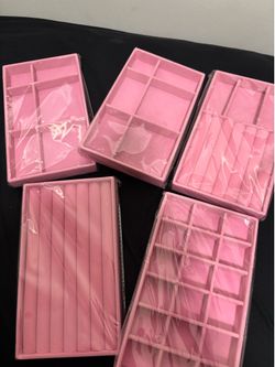 Pink jewelry organizer