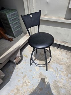 2 black stools