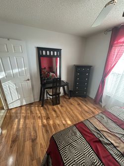 Bedroom set