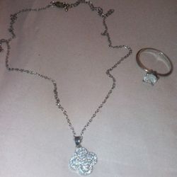 SILVER RING AND NECKLACE WITH CLOVER DIAMOND PENDANT 