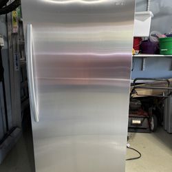 Whirlpool Side By Side Refrigerator And Freezer