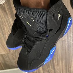 JORDAN TRUE FLIGHT BASKETBALL SHOES