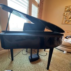 Grand Electric Yamaha Piano 