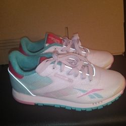 Ladies Reebok Pink Sneakers Size 7