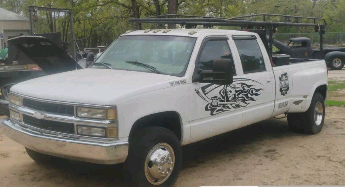 1997 Chevrolet 3500 Regular Cab & Chassis