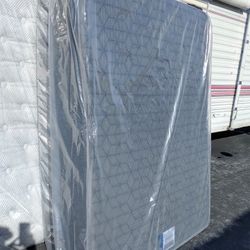 New Queen Size Mattress And Box Spring