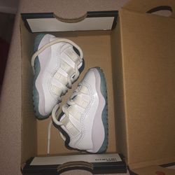 Kids Jordan 11 Size 2c