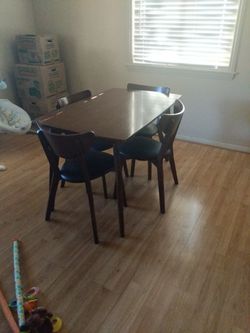 Mid Century Style Retro Table With Chairs