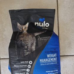 Nulo Cat Food 5lb Salmon & Sweet Potato Recipe  Best By 2027