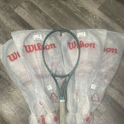 Wilson Blade v9 Pro Tennis Racket 