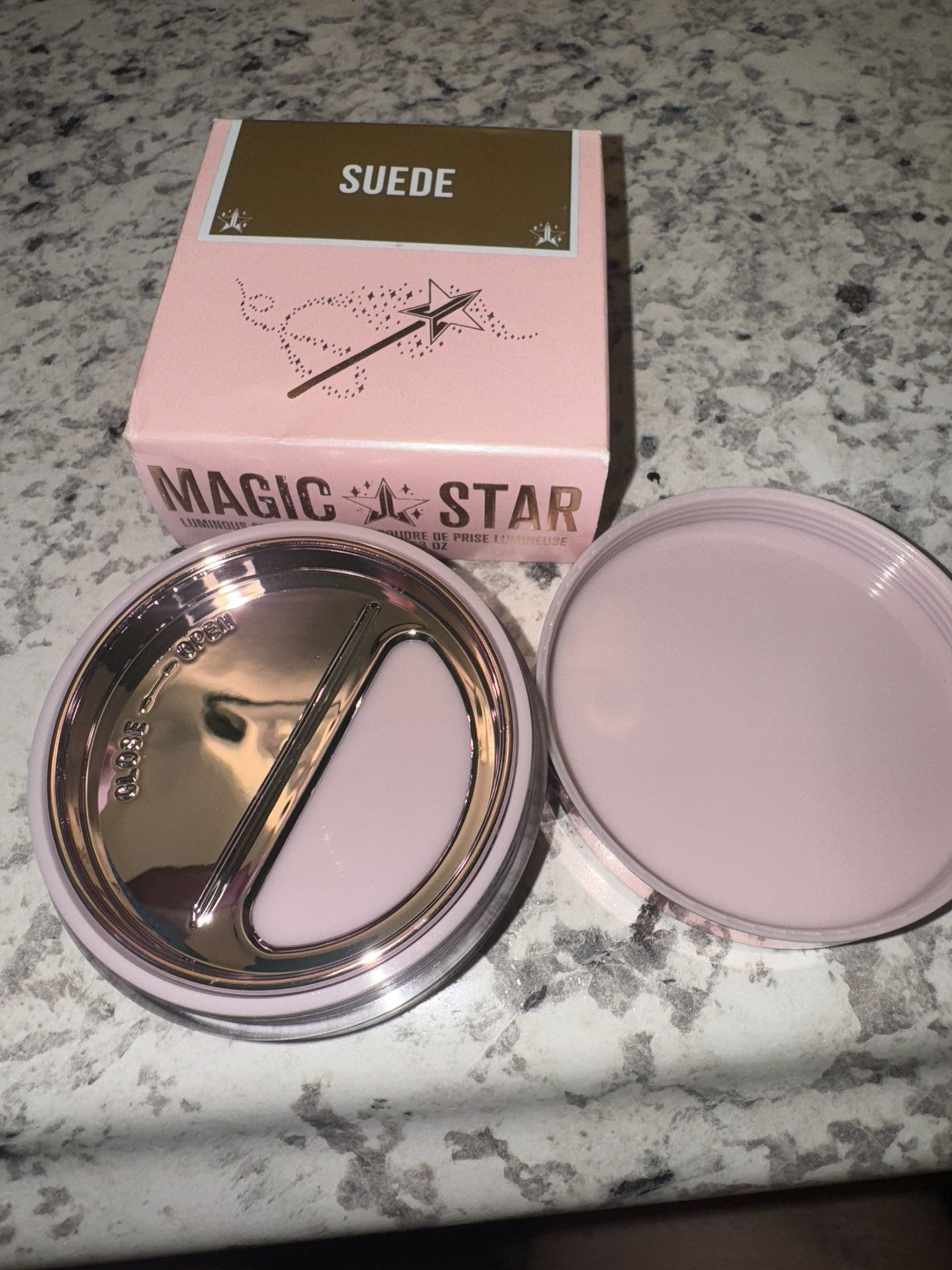 Magic Star™ Luminous Setting Powder from Jeffree Star Cosmetics Color: SUEDE