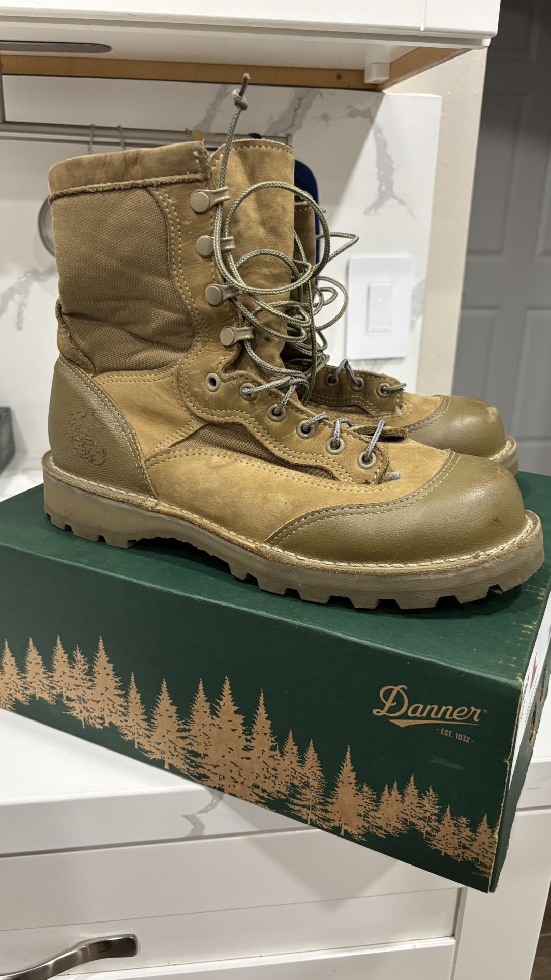DANNER USMC WORK BOOTS SIZE 9.5 REGULAR