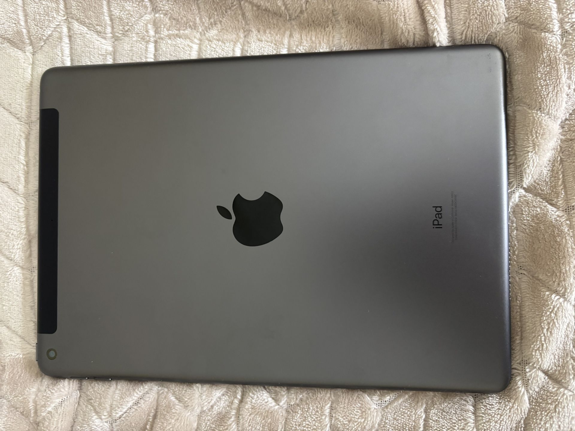 Apple ipad 9th generation, With apple pencil and keyboard case